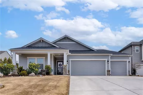 401 Hickory Ter, Canton, GA 30115