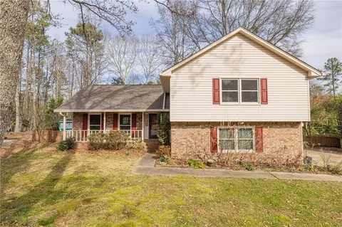 517 Raintree Hl, Peachtree City, GA 30269