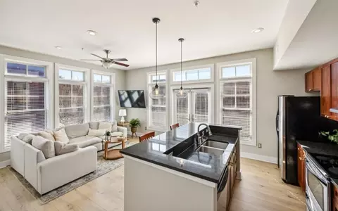 924 Garrett St SE #305, Atlanta, GA 30316
