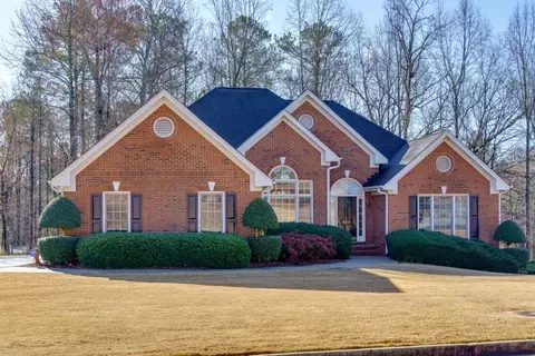 818 Ivy Ridge Dr, Loganville, GA 30052