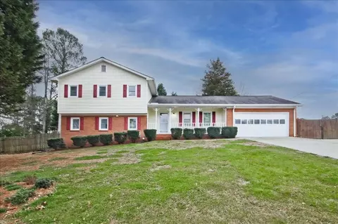 1550 Ridge Forest Ln, Grayson, GA 30017