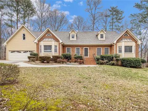 5044 Greenwood Dr, Douglasville, GA 30135