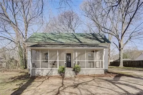 162 W Jefferson St, Hoschton, GA 30548