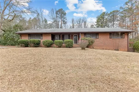 47 Valleybrook Dr, Fairburn, GA 30213