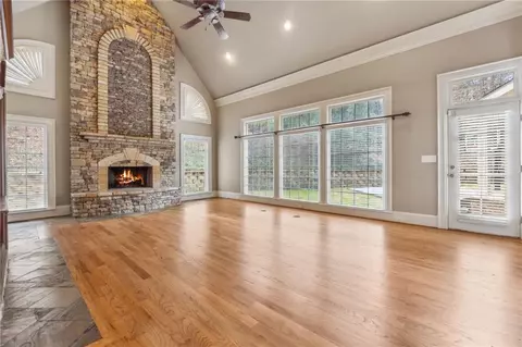 Living - 8790 Glasgow Pointe Pointe, Duluth, GA 30097 photo 4 of 6