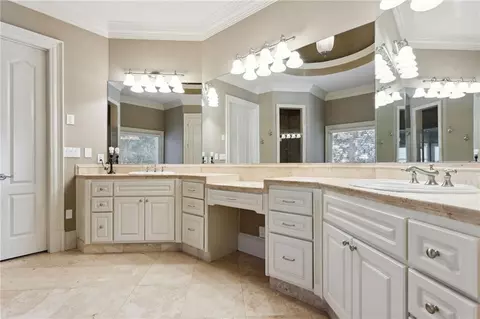 Bath - 8790 Glasgow Pointe Pointe, Duluth, GA 30097 photo 1 of 4