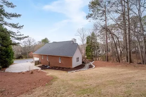 Exterior - 10882 Glenleigh Dr, Duluth, GA 30097 photo 11 of 14
