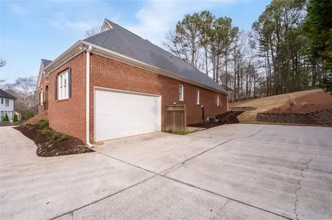 Exterior - 10882 Glenleigh Dr, Duluth, GA 30097 photo 4 of 14