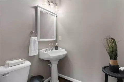 Bath - 10882 Glenleigh Dr, Duluth, GA 30097 photo 1 of 7