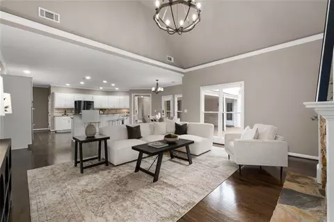 Living - 10882 Glenleigh Dr, Duluth, GA 30097 photo 5 of 6