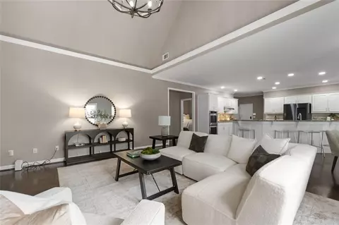 Living - 10882 Glenleigh Dr, Duluth, GA 30097 photo 6 of 6