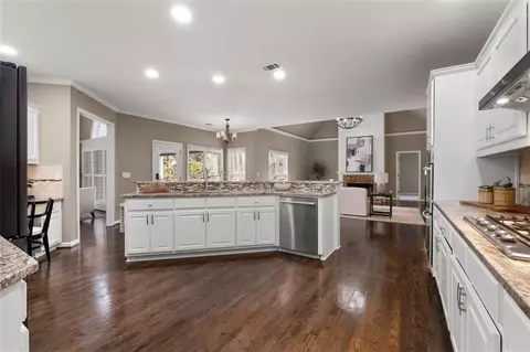 Kitchen - 10882 Glenleigh Dr, Duluth, GA 30097 photo 5 of 6