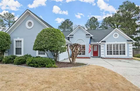 1595 Smoke Hill Dr, Hoschton, GA 30548