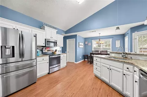 Kitchen - 145 Kiley Dr, Hoschton, GA 30548 photo 2 of 4