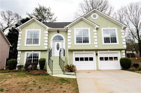 965 Eagle Pointe Dr, Lawrenceville, GA 30044