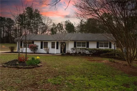 931 Honeysuckle Trl, Winder, GA 30680