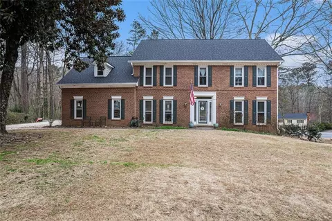 1645 Oakwood Dr, Roswell, GA 30075