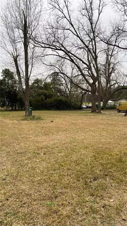 1318 E 2nd Ave, Albany, GA 31705