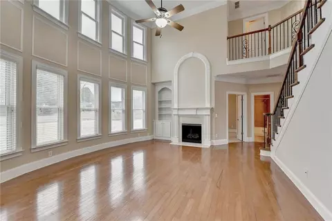 Living - 5560 Viewpoint Ct, Suwanee, GA 30024 photo 3 of 11