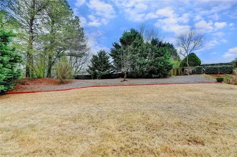 Exterior - 5560 Viewpoint Ct, Suwanee, GA 30024 photo 4 of 8