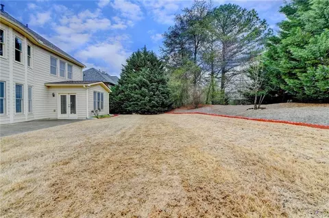 Exterior - 5560 Viewpoint Ct, Suwanee, GA 30024 photo 5 of 8
