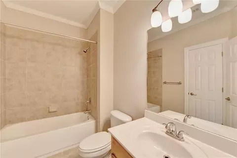 Bath - 5560 Viewpoint Ct, Suwanee, GA 30024 photo 1 of 10