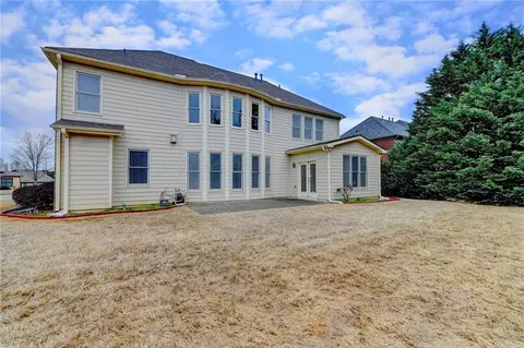 Exterior - 5560 Viewpoint Ct, Suwanee, GA 30024 photo 6 of 8
