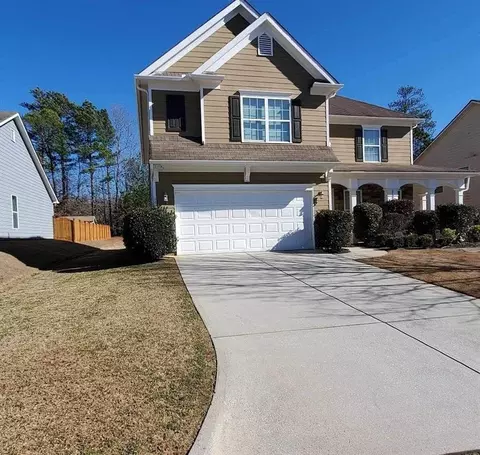 8914 Crestview Cir, Union City, GA 30291