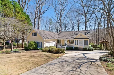 534 Arrowhead Dr, Lavonia, GA 30553