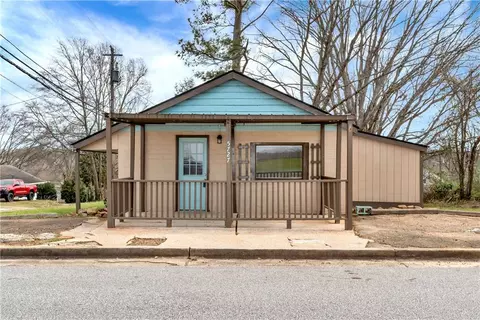 5727 Mitchell St, Flowery Branch, GA 30542