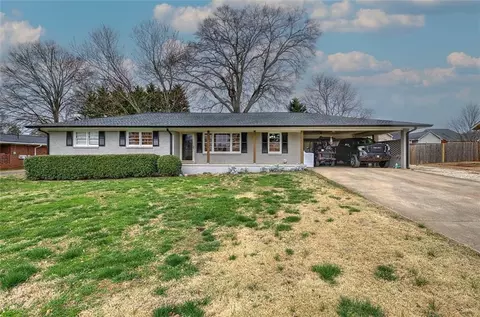 17 Georgia Blvd, Cartersville, GA 30120