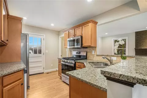 4010 E Johnson Cir, Chamblee, GA 30341 photo 8