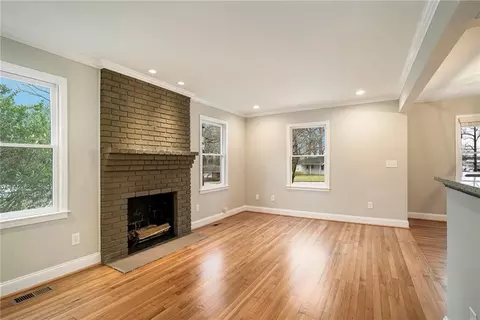 4010 E Johnson Cir, Chamblee, GA 30341 photo 5