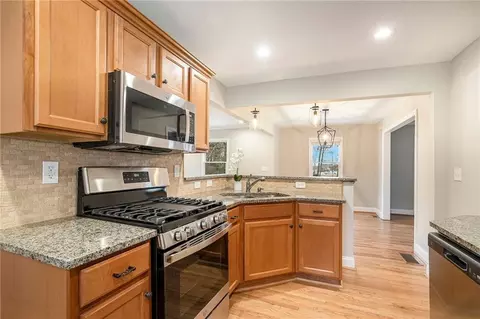 4010 E Johnson Cir, Chamblee, GA 30341 photo 9