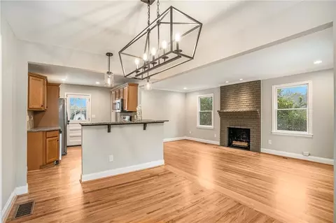 4010 E Johnson Cir, Chamblee, GA 30341 photo 7