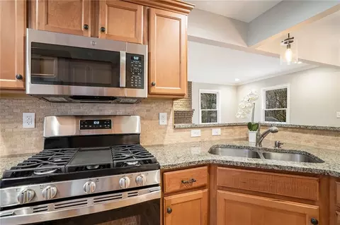 4010 E Johnson Cir, Chamblee, GA 30341 photo 10