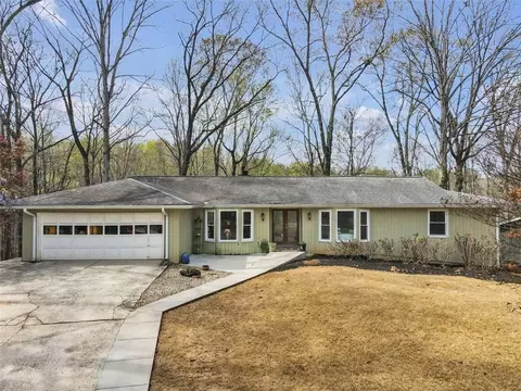 2000 Six Branches Dr, Roswell, GA 30076