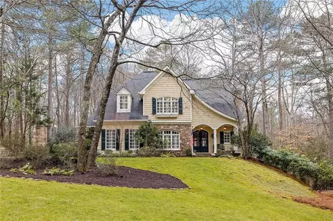 320 Dewpoint Ln, Johns Creek, GA 30022