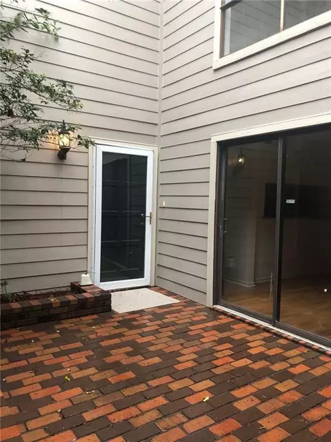 46 Spring Lake Pl NW, Atlanta, GA 30318