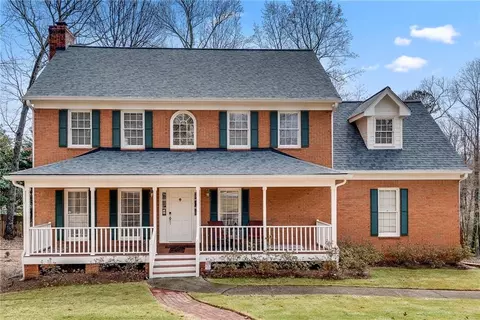 2090 Chartwell Ct, Lawrenceville, GA 30043