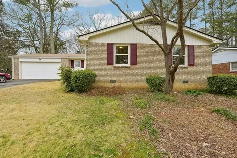 680 Hillandale Cir SW, Marietta, GA 30064