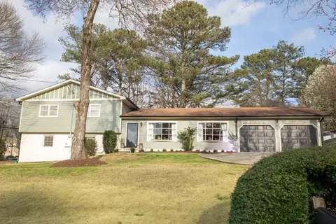 1236 Raintree Dr, Snellville, GA 30078