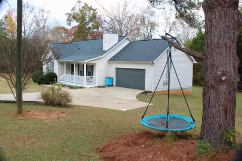 Exterior - 108 Moonlight Ct, Jackson, GA 30233 photo 3 of 10