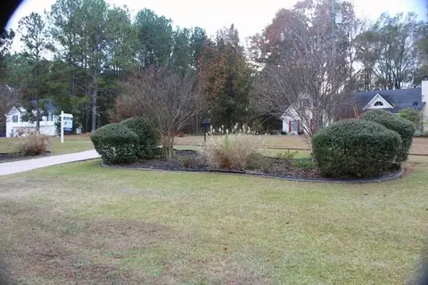 Exterior - 108 Moonlight Ct, Jackson, GA 30233 photo 8 of 10