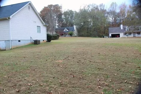 Exterior - 108 Moonlight Ct, Jackson, GA 30233 photo 7 of 10
