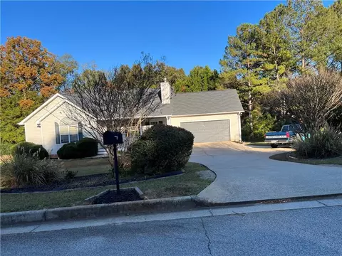 108 Moonlight Ct, Jackson, GA 30233