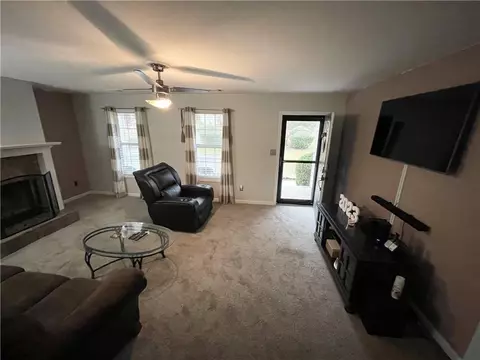 Living - 108 Moonlight Ct, Jackson, GA 30233 photo 3 of 4