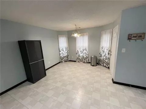 Living - 108 Moonlight Ct, Jackson, GA 30233 photo 4 of 4