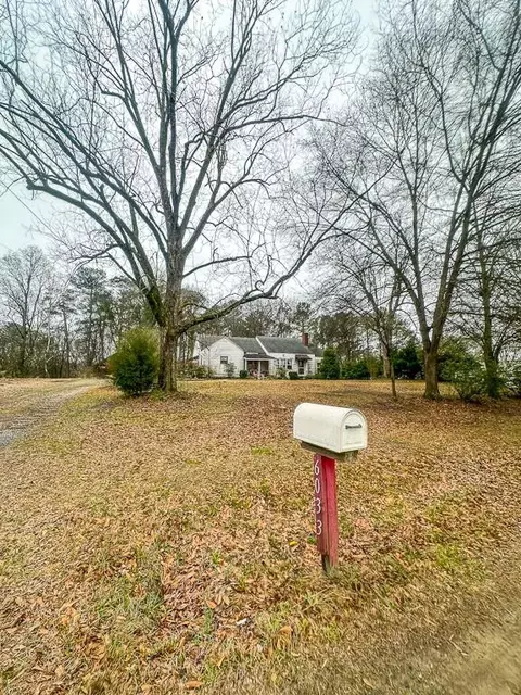 6033 N Main St SE, Acworth, GA 30101