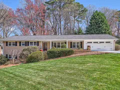 2325 Crestcliff Dr, Tucker, GA 30084
